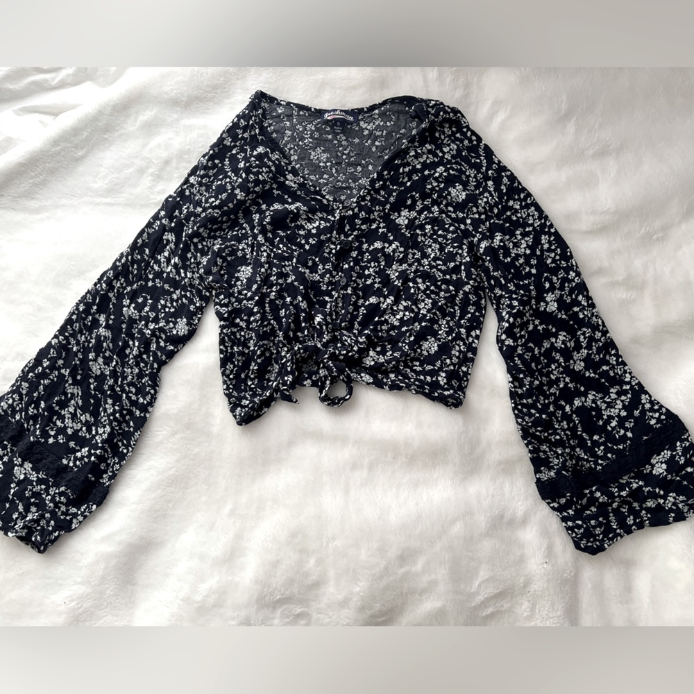 Dainty top